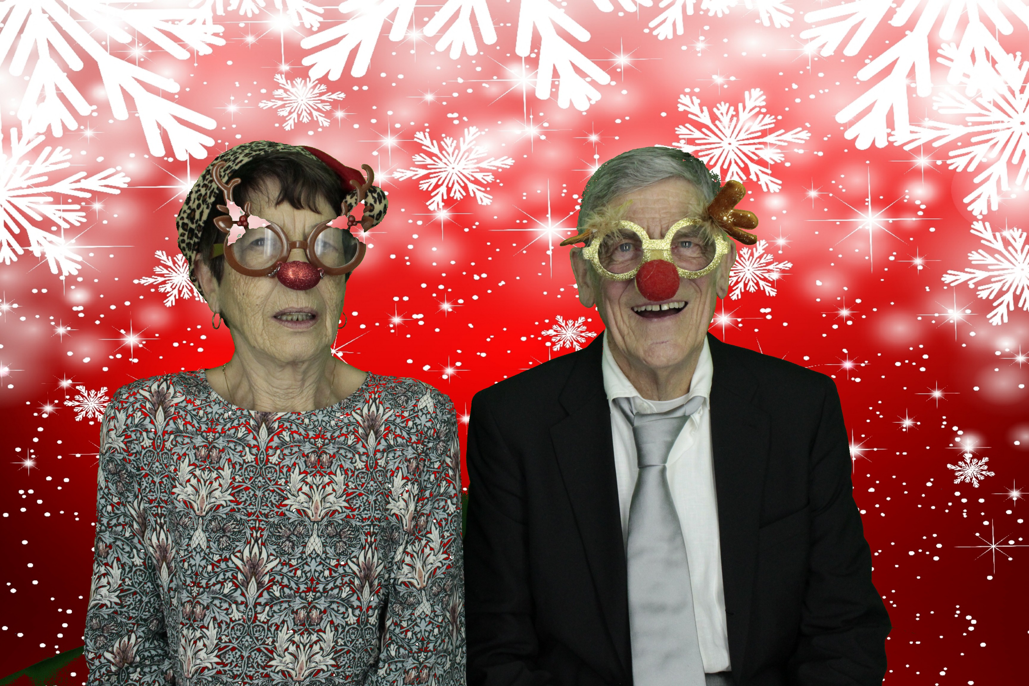 Silvermere Christmas Party | View more photos from the event at gallery.myphotoboothexperience.co.uk/u/MyPhotoBoothExperienceLtd/Silvermere-Christmas-Party-3